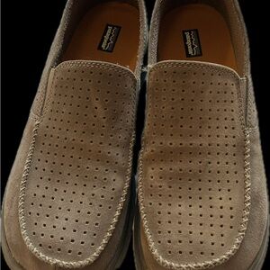 Men’s Patagonia suede slip on loafers
Size 13 US, 46 EU